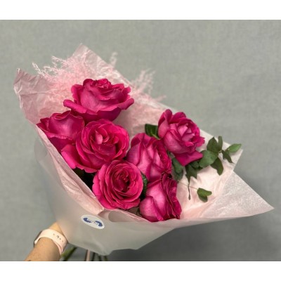 Букет ароматных малиновых роз Pink Lola